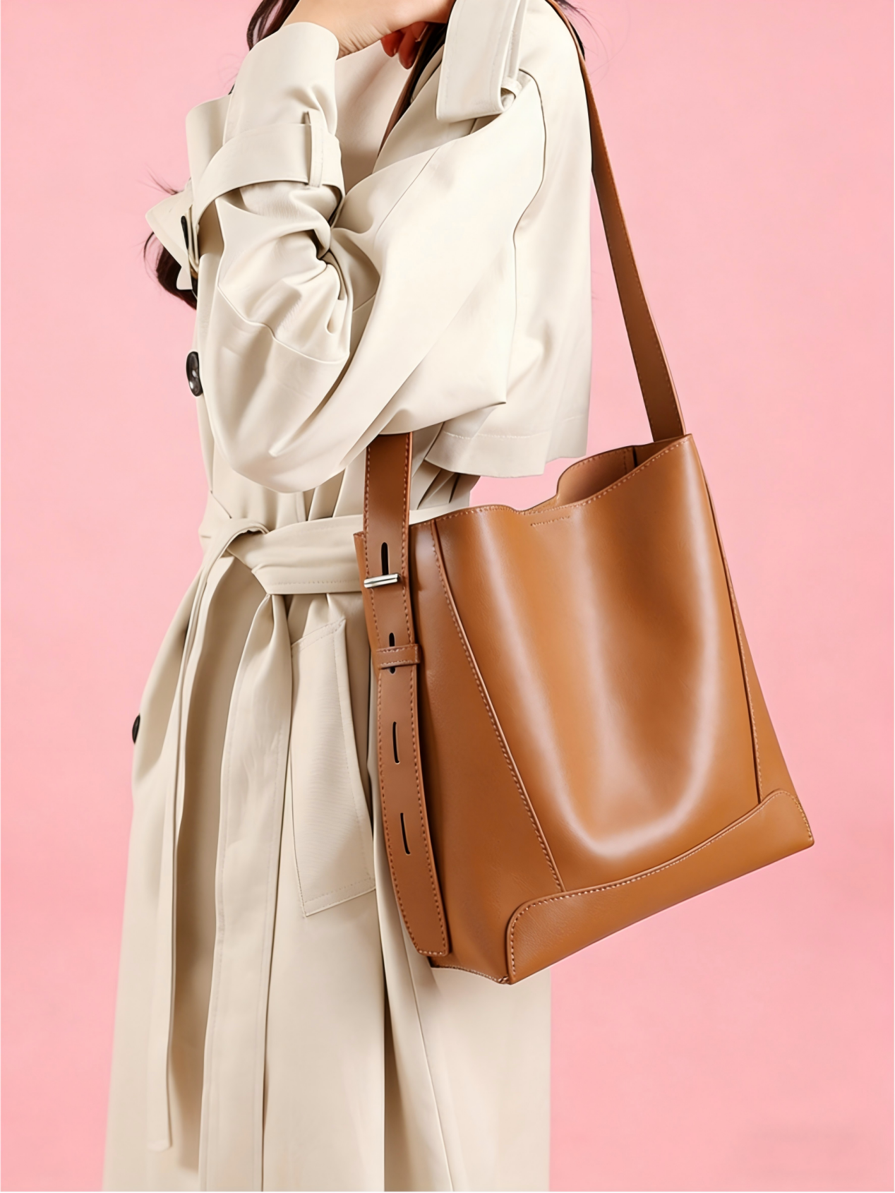 The Everyday Leather Tote Bag: Your Stylish Companion for Work & Weekend